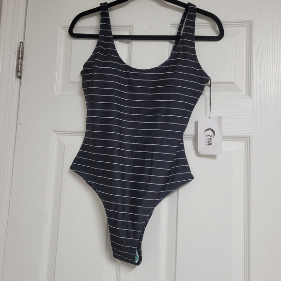 Zyia NWT Stripe Simplicity One Piece Swimsuit Size Medium. - Picture 4 of 16